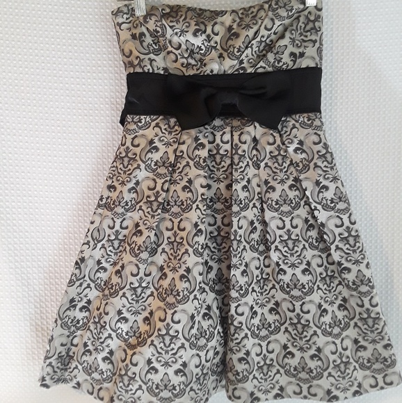 Speechless Dresses & Skirts - 💃Speechless Strapless Prom Formal Flair Dress M
